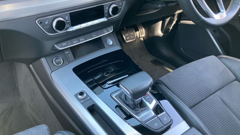 Audi Q5 40 TDI Quattro S Line 5dr S Tronic Diesel Estate